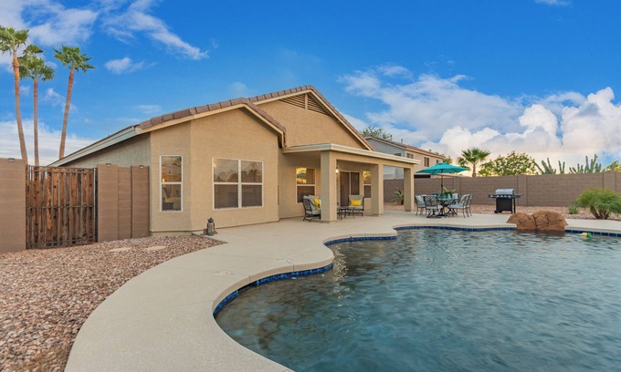 Rancho Bella Vista Maison | San Tan Super Sparkling Pool/Slide Home! 30 Night Min.