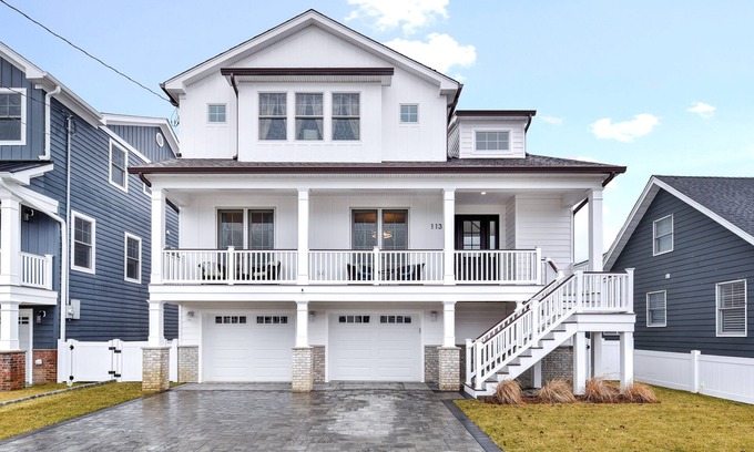 Point Pleasant Beach Maison | SAN113 | Incredible 5BR 4.5ba luxe home w/ no detail overlooked! Pool, Pets, Stair lift & more!