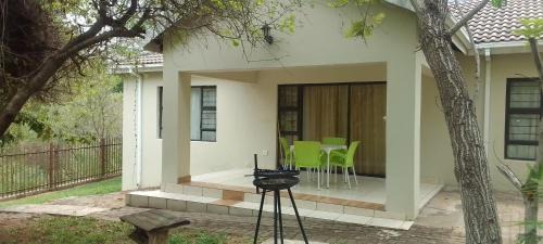 Hazyview Chalet De Ski | Sand River Cottages