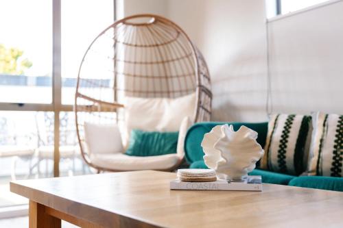 Papamoa Beach Appartement | Sandbar Views Beachside Retreat - 100m from the Beach & Pets Welcome