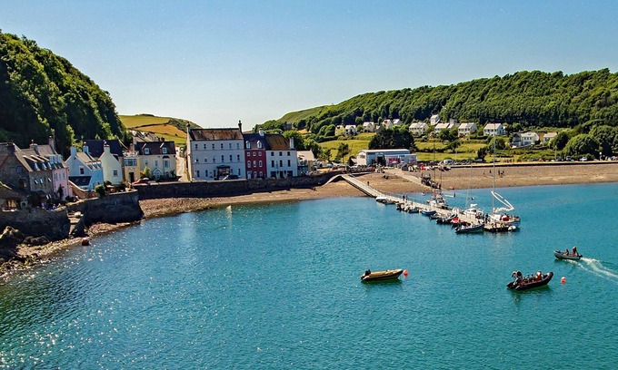 St Brides Maison | Maison de vacances spacieuse pour 8 personnes WiFi gratuit Animaux acceptés Grand jardin Vue sur la mer