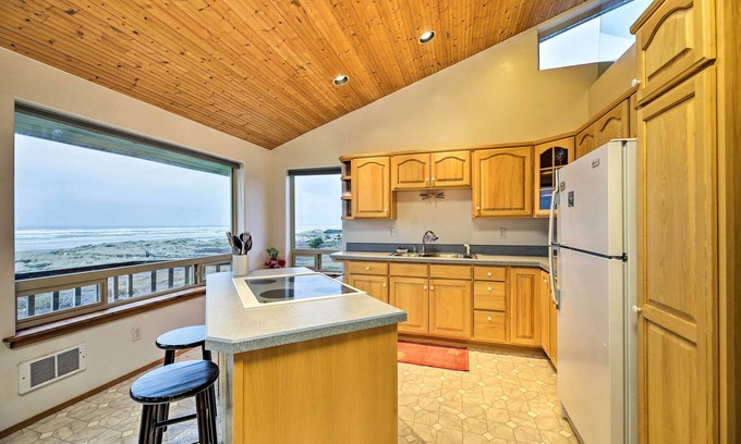 Waldport Appartement | Sanderling Sea Cottages, Unit A: Pet Friendly!
