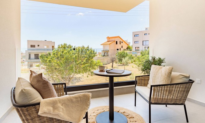 Agios Athanasios Appartement | Sanders Eduardovich - Adorable 1 chambre avec balcon