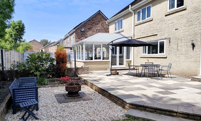 Cleator Moor Maison | SANDERSON HOUSE, pet friendly, with hot tub in Cleator Moor