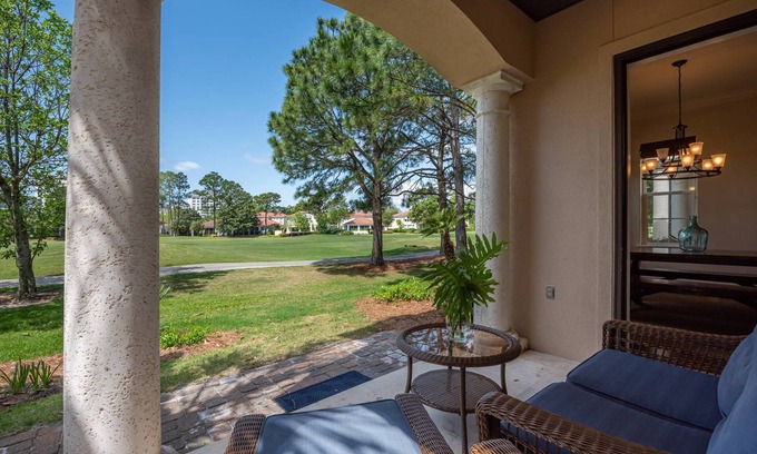 Sandestin Maison | Sandestin Golf 2 Golf Carts + Beach Gear Baytowne Wharf - License to Chill