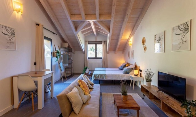 Villafufre Autre | Sandoñana · by Wehomes · Old Palace Lodge C12