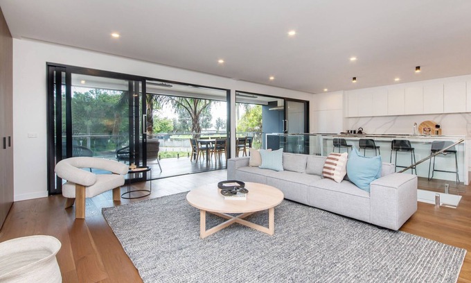 Sandringham Maison | Sandringham Sunshine Escape