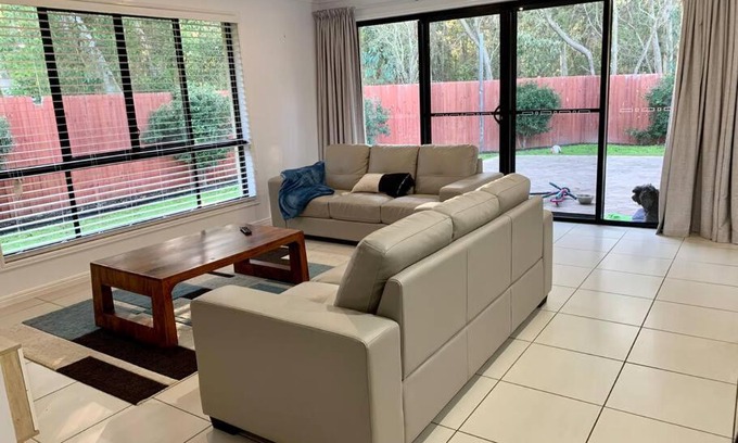 Sandstone Point Maison | Sandstone Point Sleeps 10, 4-bedroom home