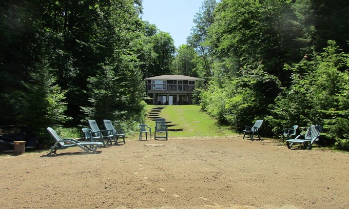 Kearney Cottage | Sandy Shores de Loon Lake