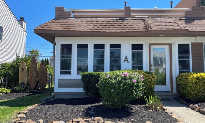 Southend Maison | Sandy Toes and Ocean Breezes, walk to beach access! #beach#Surf#walktobeach#pet