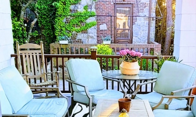 Long Beach Maison | SandyBeachHouseLBNY Steps to Beach, Train & EatsnBeachside