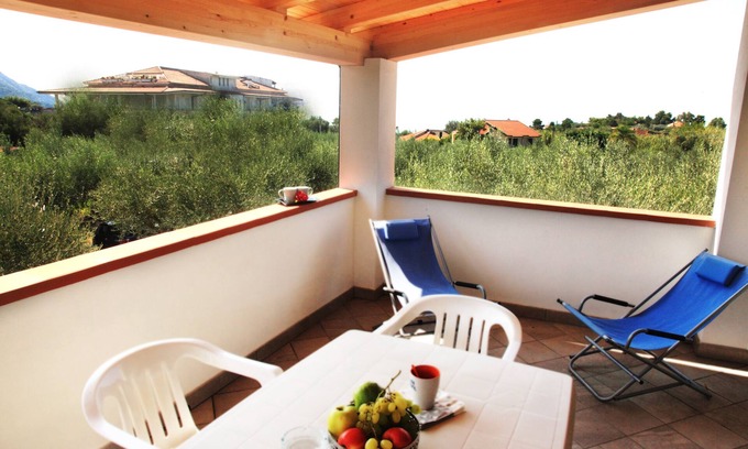 Santa Maria Appartement | Sangeni, maison du vacances - Appartement n.6, au premier étage avec terrasse