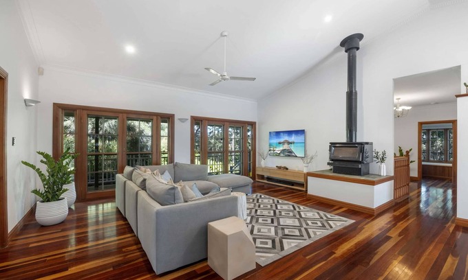 Kiels Mountain Maison | Sangfroid: Family Retreat for Up to 10 Guests
