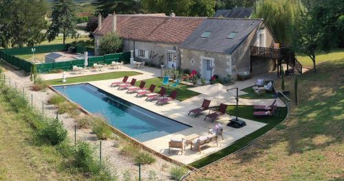 Luzille Lit Et Petit-Déjeuner | Sans Souci Bed and Breakfast Luxe Heated Pool and Restaurant