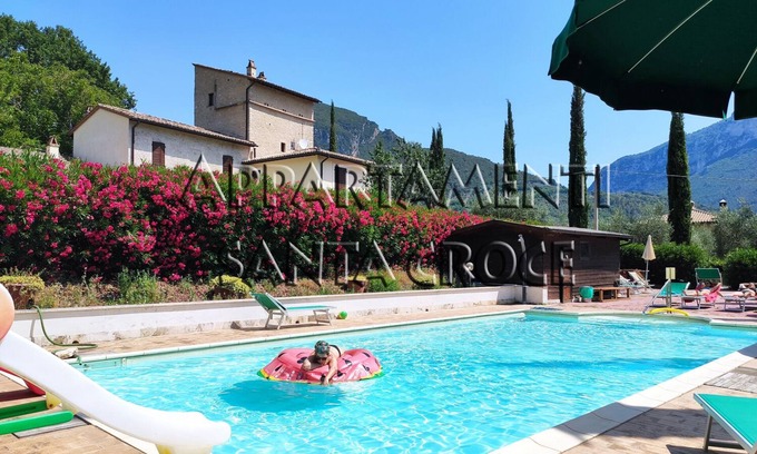 Precetto Appartement | Nicciano, appartement spacieux avec vue sur la vallée et la piscine