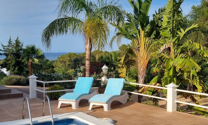 Santa Eulalia del Rio Villa | Villa de charme avec piscine et barbecue à 300m de la plage.