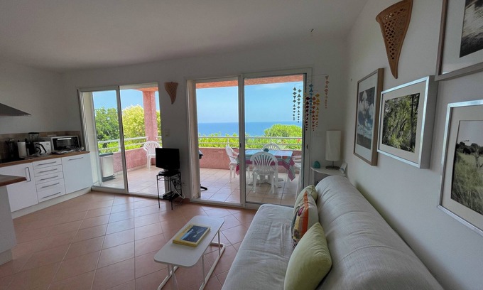 Santa-Severa Appartement | Santa Severa / Cap Corse T2 avec vue mer.