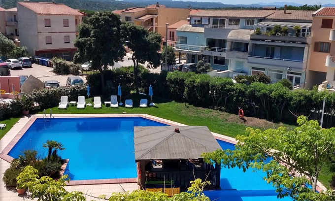 Santa Teresa di Gallura Appartement | Santa Teresa Gallura: CHARMANT APPARTEMENT DANS RESIDENCE AVEC PISCINE