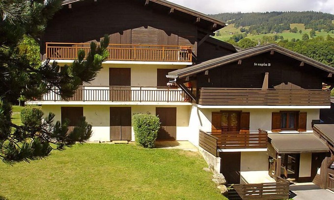 Demi-Quartier Appartement | Sapin B by Interhome