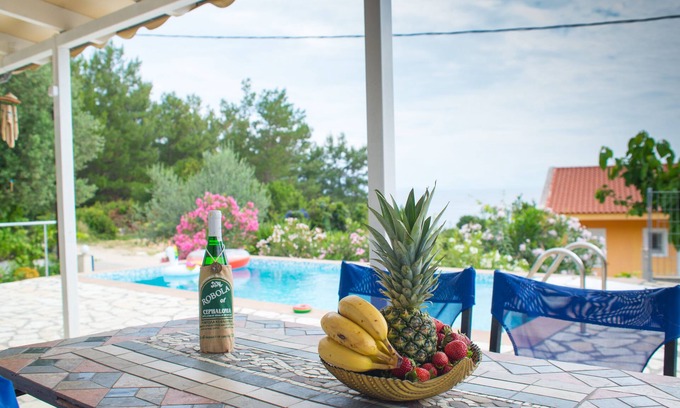 Eleios-Pronnoi Cottage | Villa Sarakiniko avec piscine privée