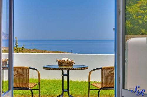 Milos Maison | Sarakiniko Rooms