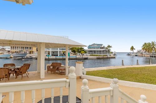 Cross Key Waterways Maison | Saratoga Sunshine