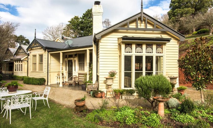 Sassafras Maison | Sassafras village stay - historic home sleeps 4