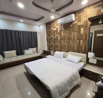 Indore Appartement | Satyabhama HomeStay-Ruby- Luxury one RK appartment