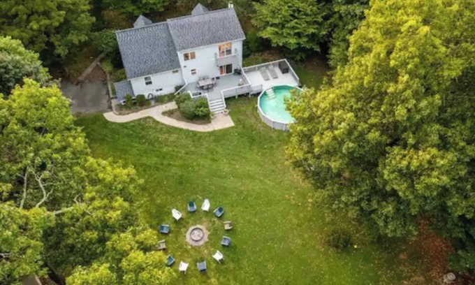 Mount Marion Maison | Saugerties private 4BR w/Pool, hot tub, firepit & fitness room