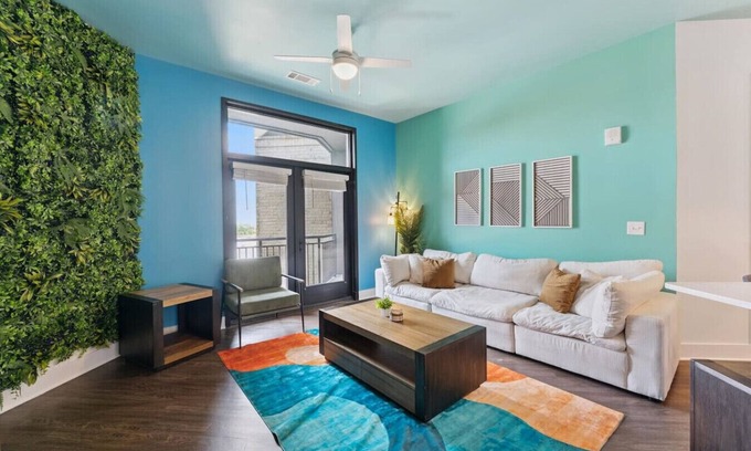 Yamacraw Village Appartement | Savannah Gem | 2BR Apt Stay w/ Pool & River Views
