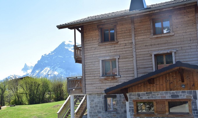 Araches-la-Frasse Chalet De Ski | Chalet savoyard rénové avec jacuzzi 8 pers