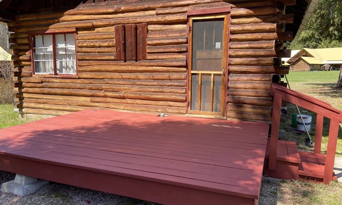 Seeley Lake Cabine | Jolie cabine 1 chambre avec mezzanine et vue sur le lac.