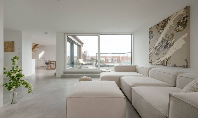 Neuschwabing Appartement | Scandinavian Calm Meets Latin Soul – Schwabing Retreat with Frauenkirche Views