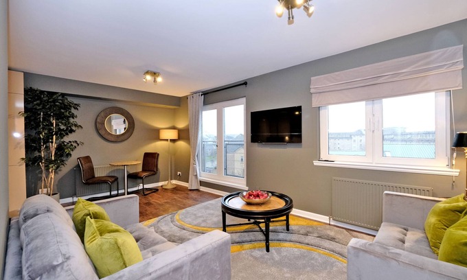 Central Aberdeen Appartement | Scenic Aberdeen home with sea views