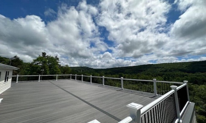 South New Berlin Maison | Scenic CountryHouse on 122 acres