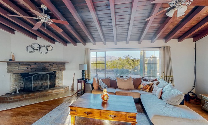 Tucson Maison | Scenic desert home with mountain views, covered patio, AC, & washer/dryer
