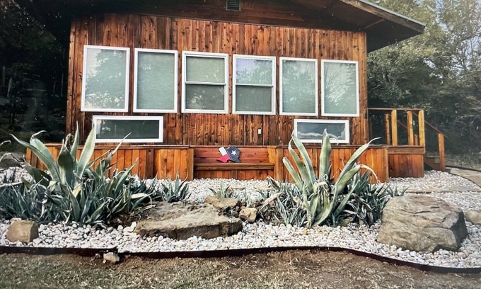 Mineral Wells Cabine | Scenic Hillside Cabin: The Hideout at Rocky Ridge