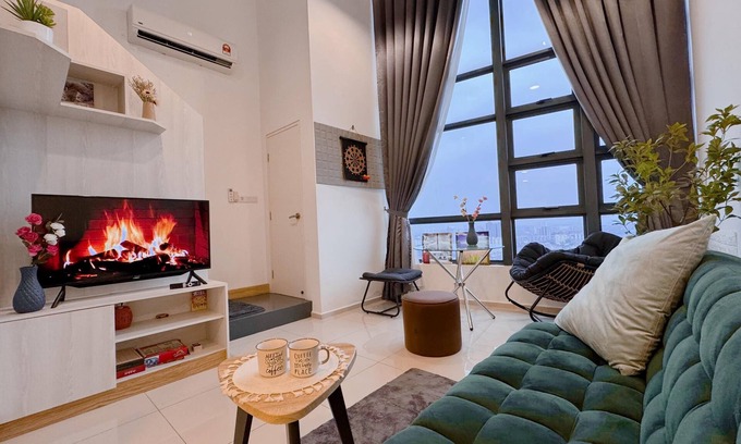 Taman Mutiara Appartement | Scenic Kuala Lumpur Ekocheras condo with Pool Mall and Train