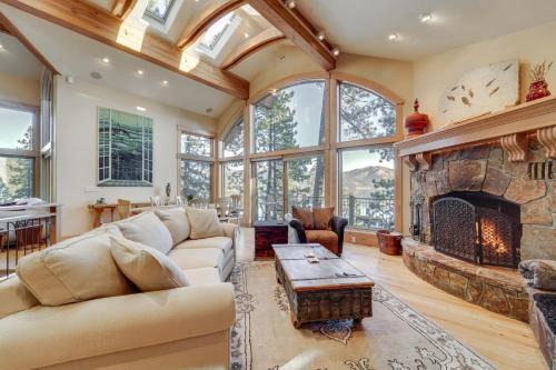 Crystal Bay Maison | Scenic Lake Tahoe Retreat