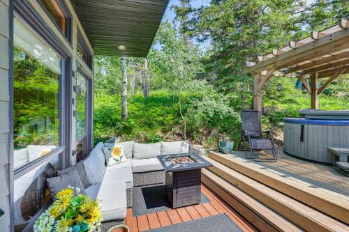 Lead Maison | Scenic Lead Cabin Steps to Terry Peak Ski Area!