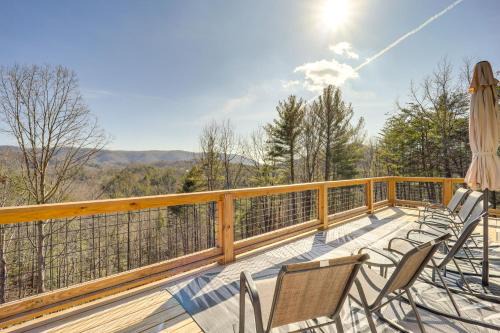 Ferguson Maison | Scenic Mtn Views and Fire Pit Modern Lenoir Retreat