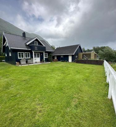 Voll Maison | Scenic Private House Surrounded by Nature