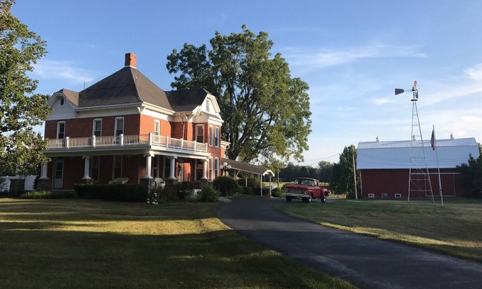 Howe Maison | Schönbrook Farm & amp; auberge