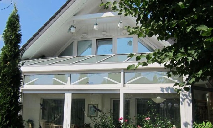 Bremen Appartement | Schöne Ferienwohnung im HAUS SONNENGARTEN mit WLAN und Parkplatz in Achim bei Bremen