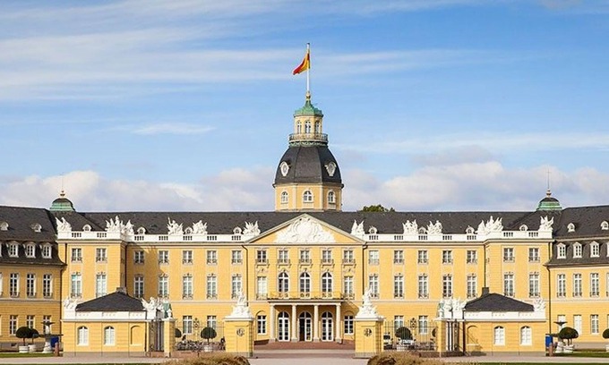 Weststadt Appartement | Schöne, Große und Tolle Wohnung mit Balkon in Toplage - Appartement mit 3,5 Zimmern