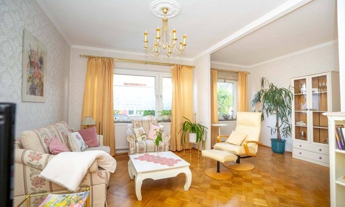 Osterholz Appartement | Schöne, Helle Wohnung im Landhausstil mit Wintergarten und Gartennutzung