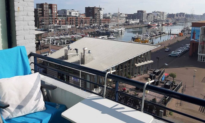 Vissershaven Maison | Schönes Apartment mit Hafen und Seeblick, Hund erlaubt