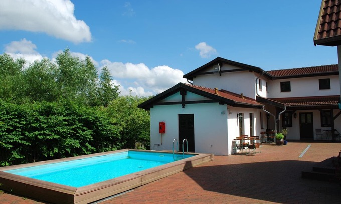 Dargun Villa | Belle maison de vacances à Dargun avec piscine