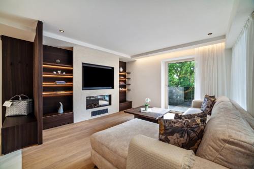 Schenna Appartement | Schenna Chalet - Apt Dora