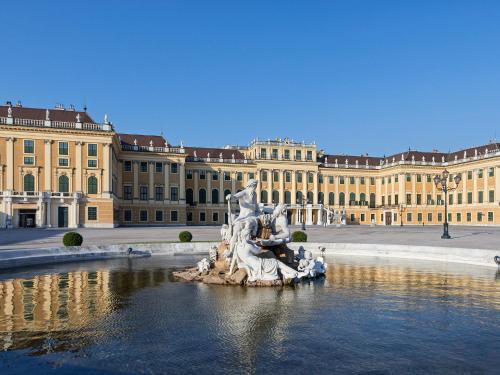 Schonbrunn Appartement | Schloß Schönbrunn Grand Suite